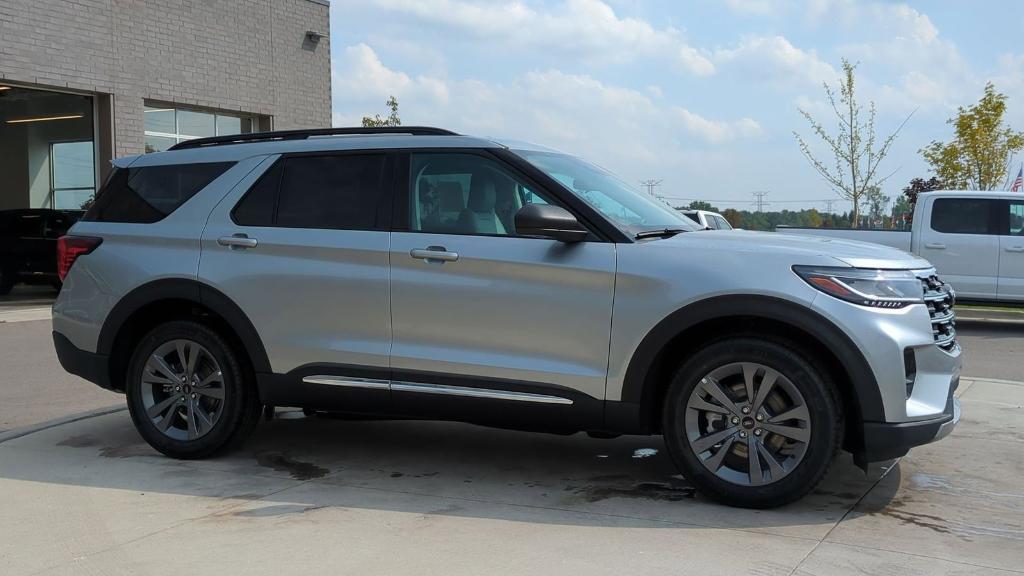 new 2025 Ford Explorer car, priced at $44,542