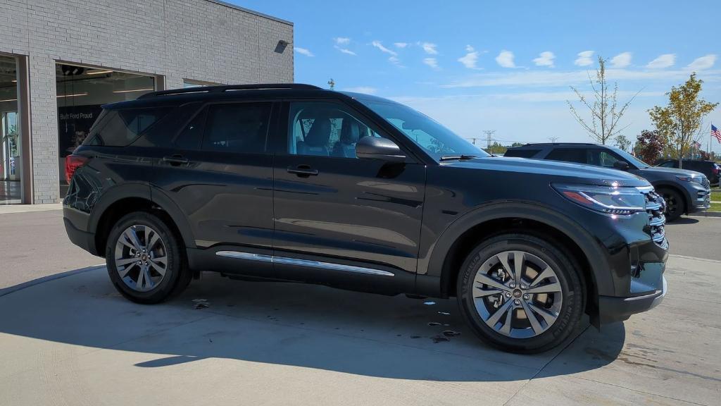 new 2025 Ford Explorer car, priced at $44,202