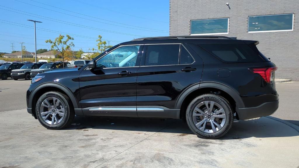 new 2025 Ford Explorer car, priced at $44,202