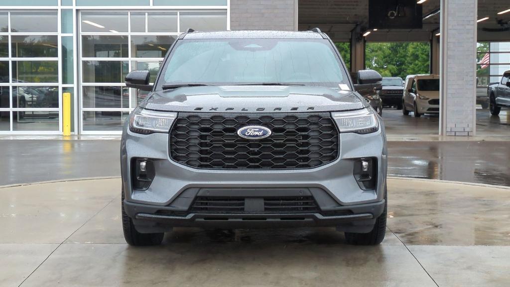 new 2025 Ford Explorer car, priced at $49,375