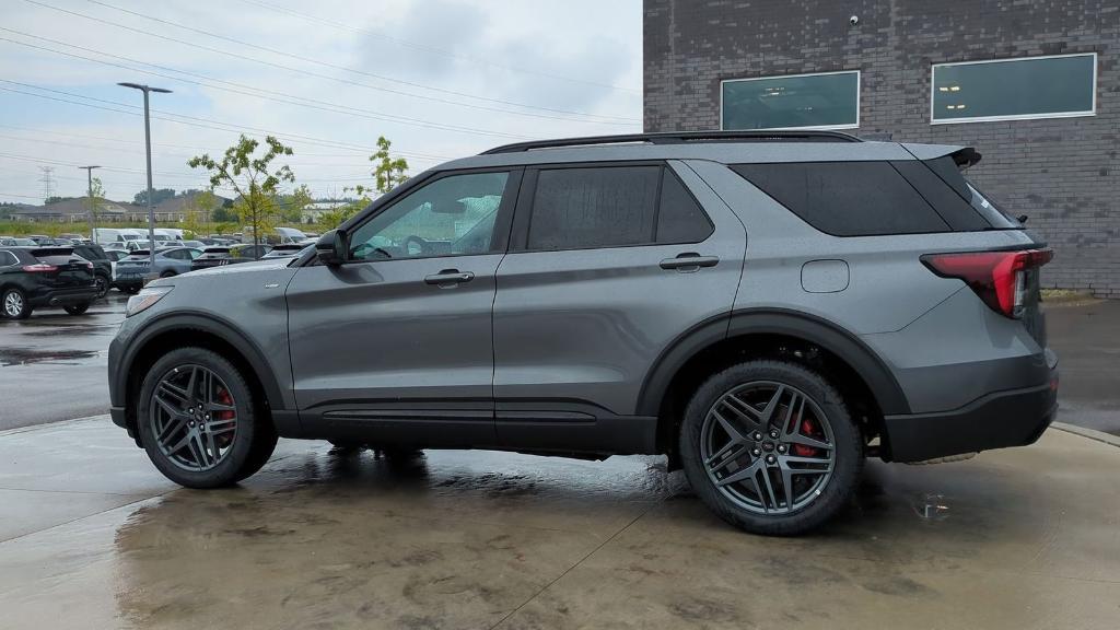 new 2025 Ford Explorer car, priced at $49,375