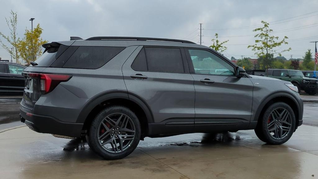 new 2025 Ford Explorer car, priced at $49,375