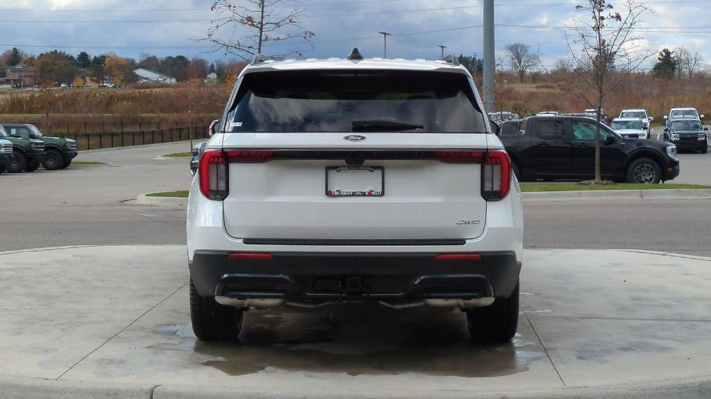 new 2025 Ford Explorer car, priced at $49,893