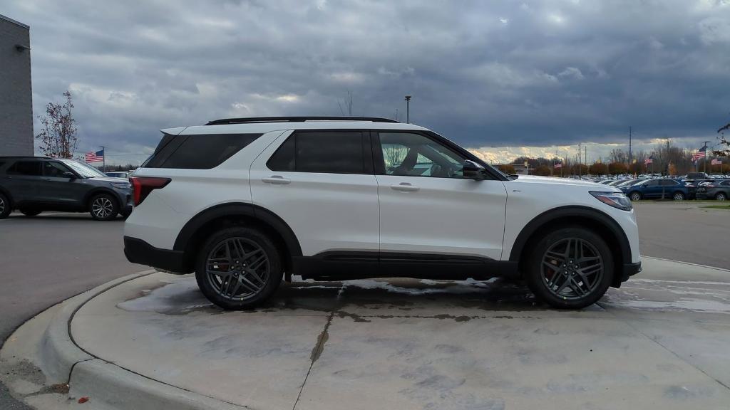 new 2025 Ford Explorer car, priced at $49,893