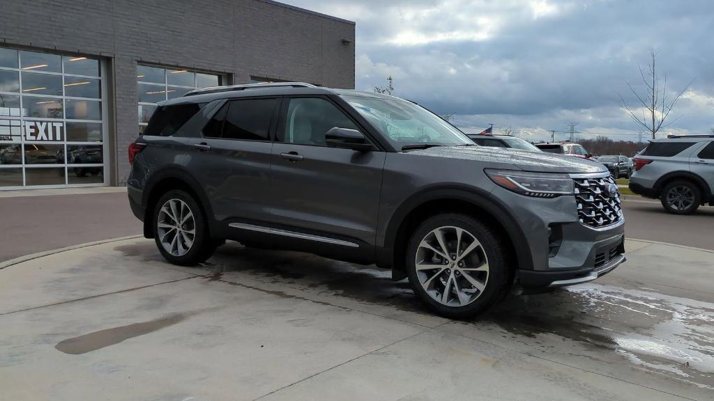 new 2025 Ford Explorer car, priced at $55,797