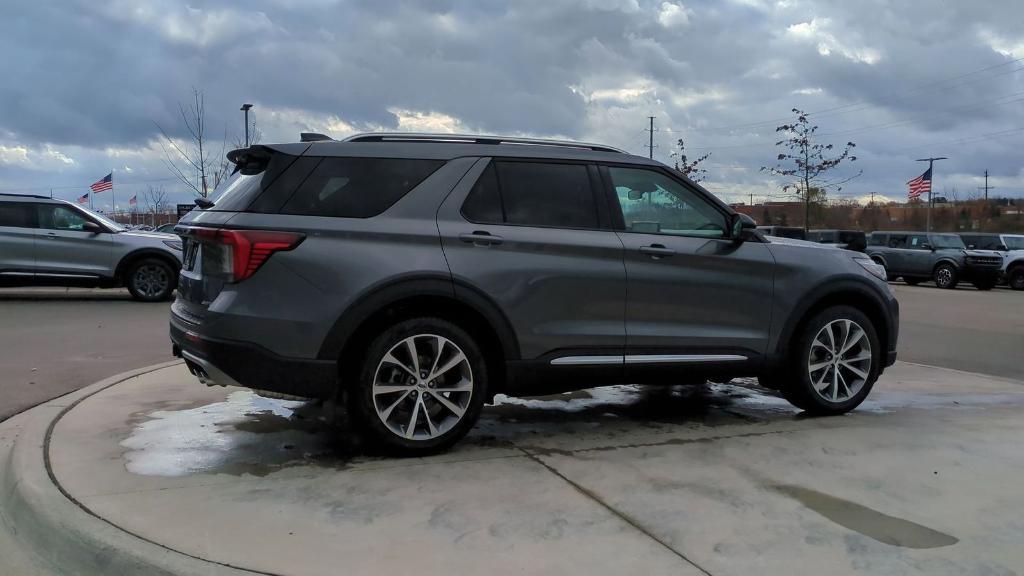 new 2025 Ford Explorer car, priced at $55,797