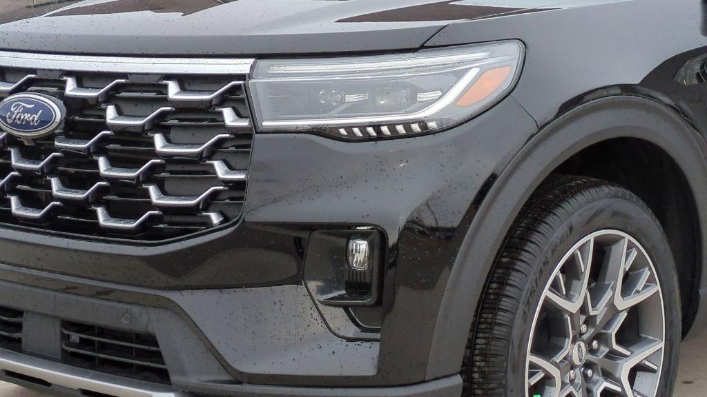 new 2025 Ford Explorer car, priced at $56,139