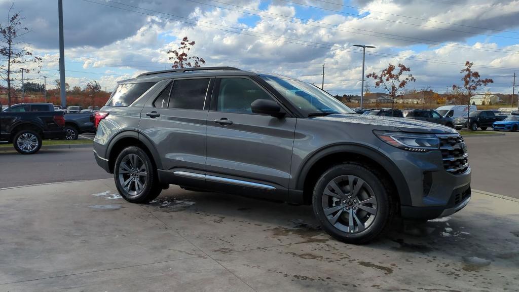 new 2025 Ford Explorer car, priced at $43,025