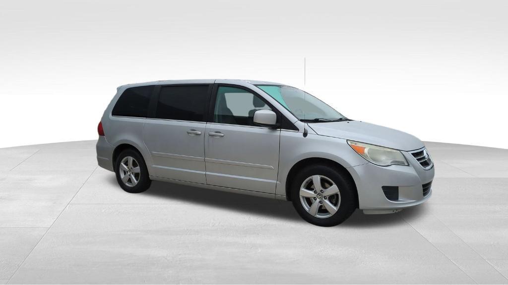 used 2010 Volkswagen Routan car, priced at $5,995