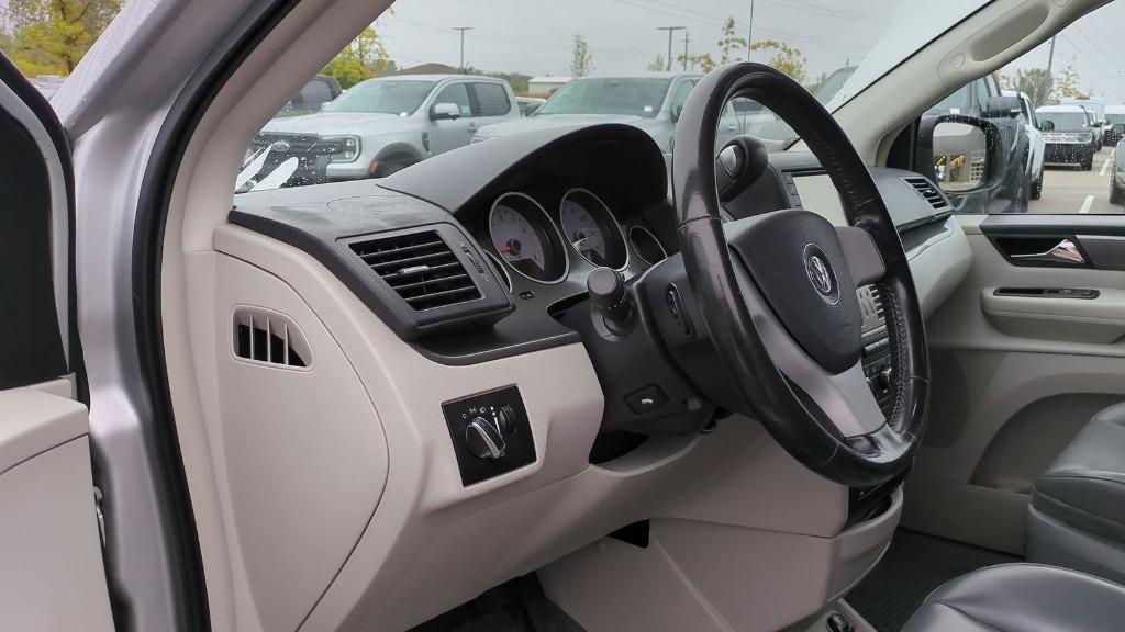 used 2010 Volkswagen Routan car, priced at $5,995