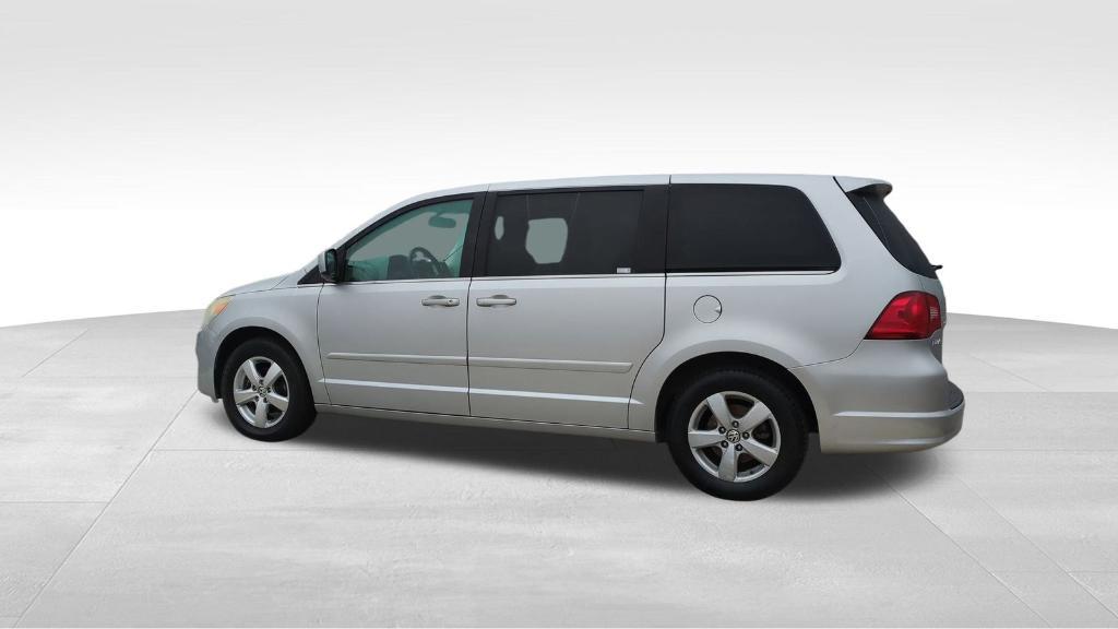 used 2010 Volkswagen Routan car, priced at $5,995