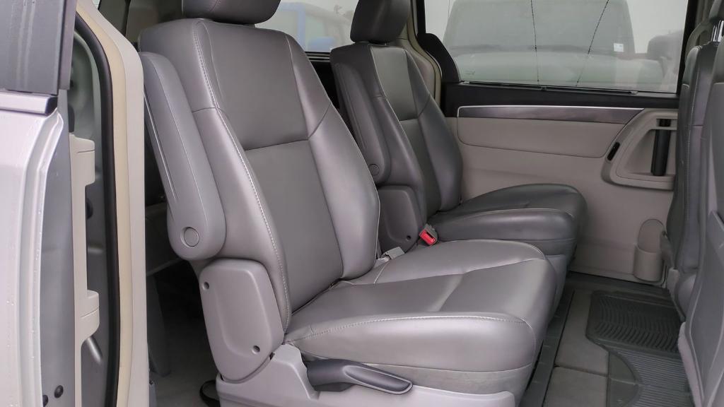 used 2010 Volkswagen Routan car, priced at $5,995