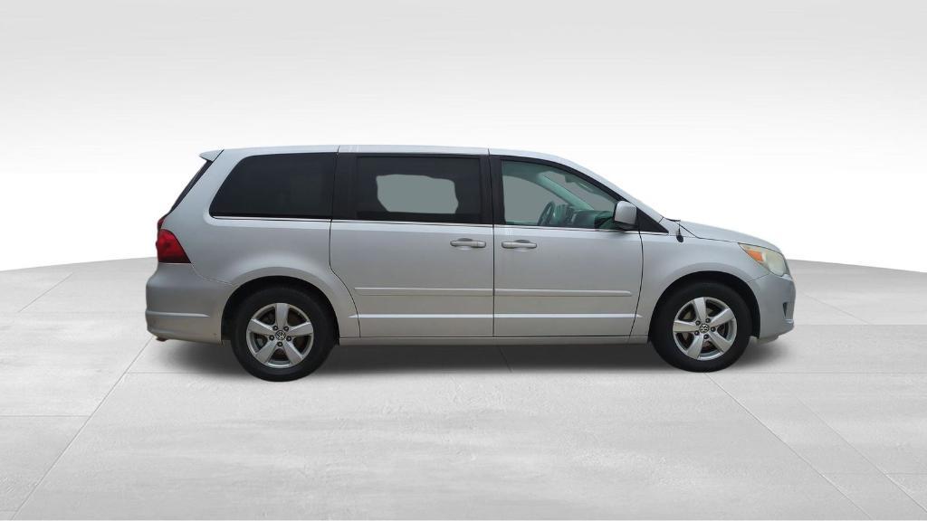 used 2010 Volkswagen Routan car, priced at $5,995