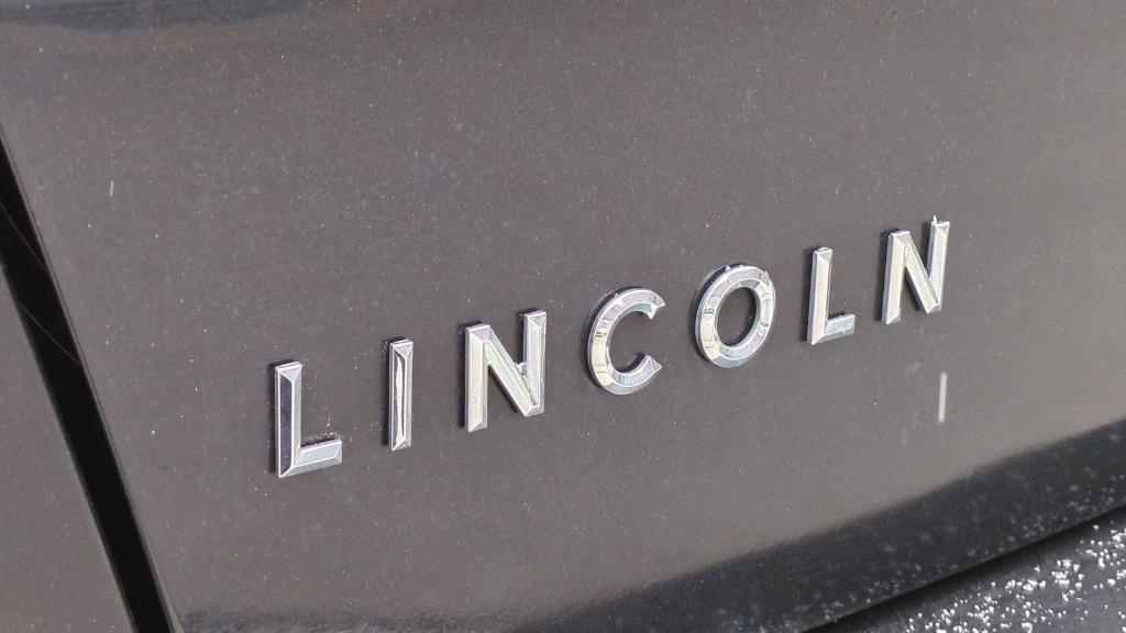 used 2011 Lincoln MKZ car, priced at $2,750