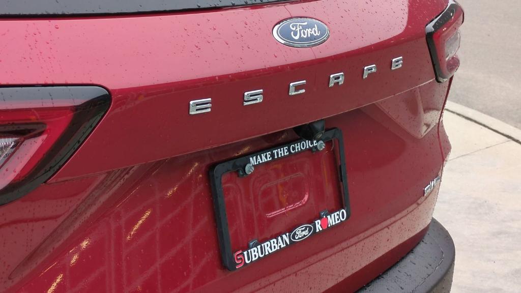 new 2025 Ford Escape car, priced at $33,010