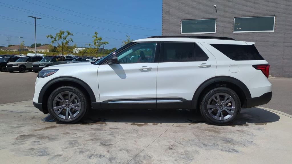 new 2025 Ford Explorer car, priced at $46,296