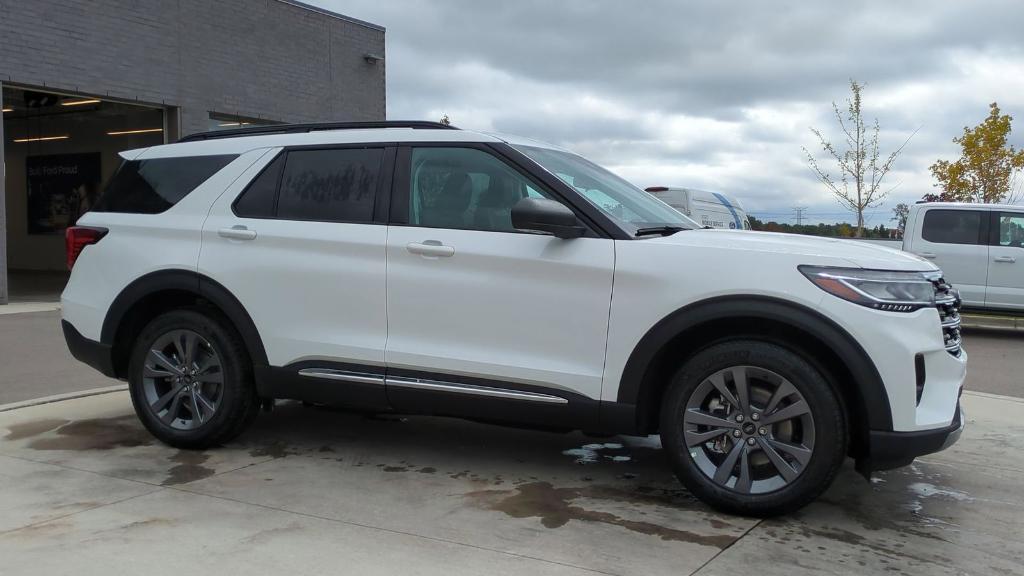 new 2025 Ford Explorer car, priced at $43,738