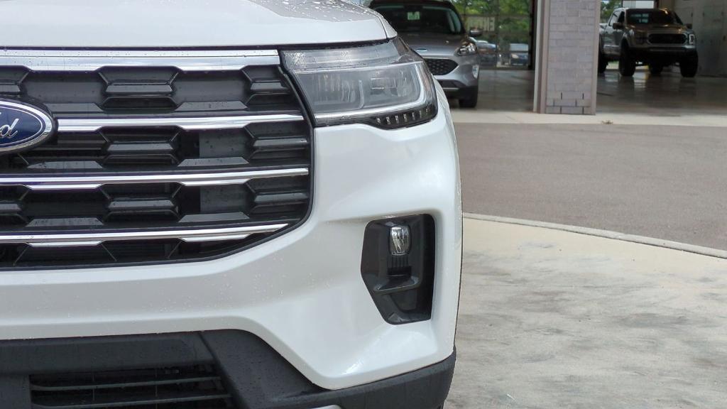 new 2025 Ford Explorer car, priced at $43,738