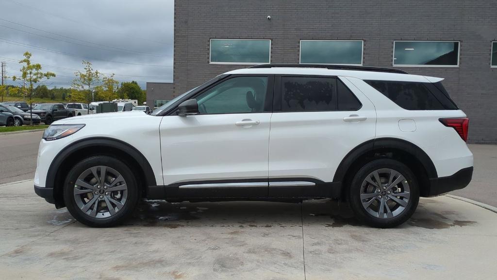 new 2025 Ford Explorer car, priced at $43,738