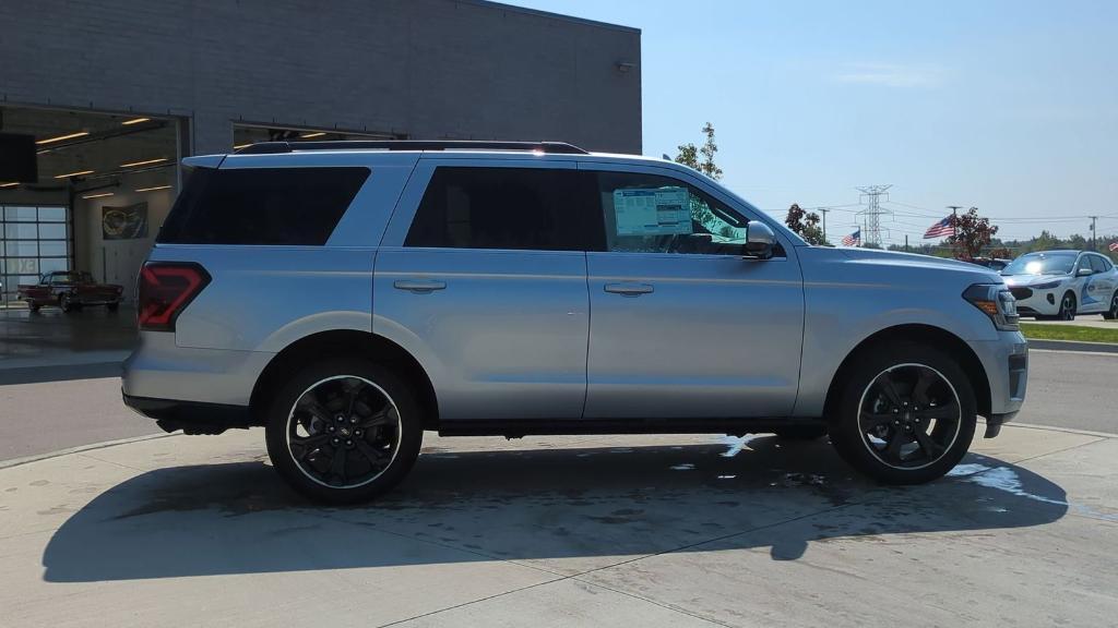 new 2024 Ford Expedition car, priced at $72,174