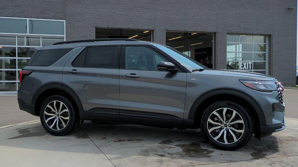 new 2025 Ford Explorer car, priced at $44,621