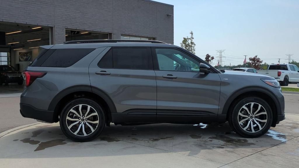 new 2025 Ford Explorer car, priced at $44,621