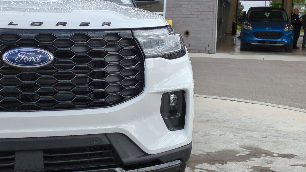 new 2025 Ford Explorer car, priced at $48,710