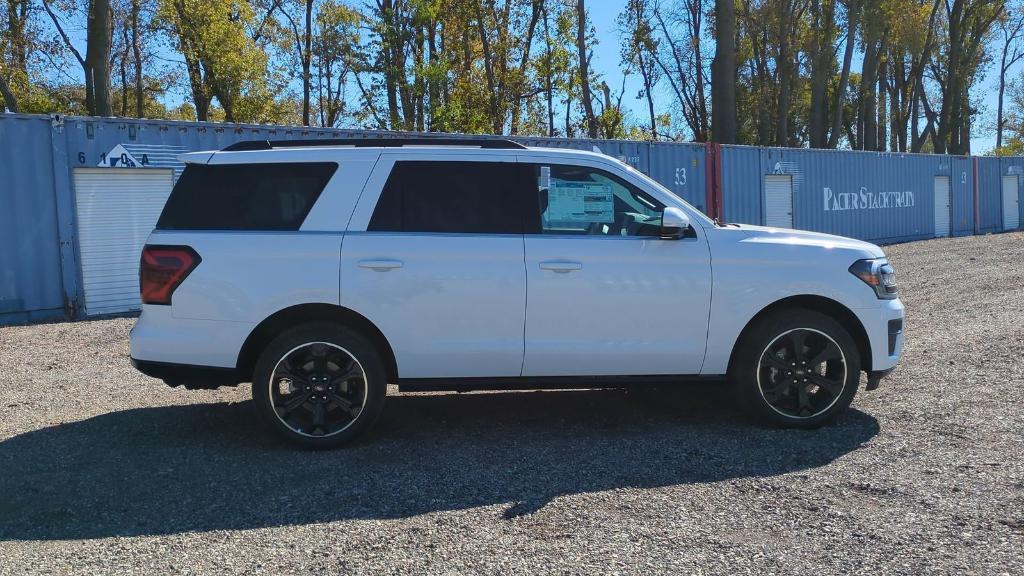 new 2024 Ford Expedition car, priced at $72,174