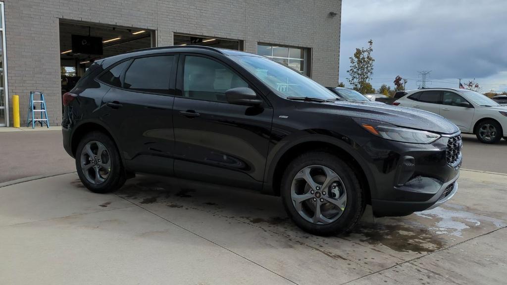 new 2025 Ford Escape car, priced at $31,952