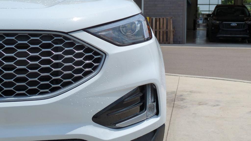 new 2024 Ford Edge car, priced at $39,911