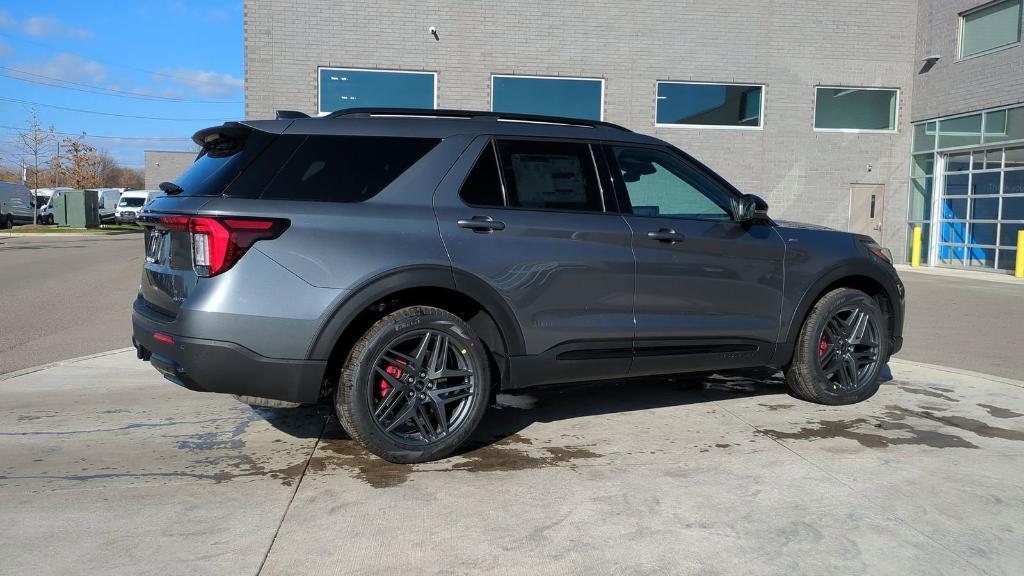 new 2025 Ford Explorer car, priced at $49,679