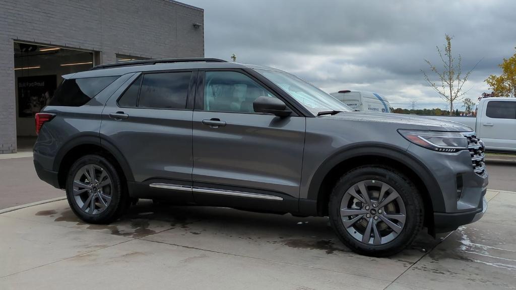 new 2025 Ford Explorer car, priced at $44,545