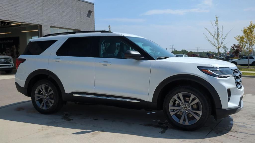 new 2025 Ford Explorer car, priced at $45,238