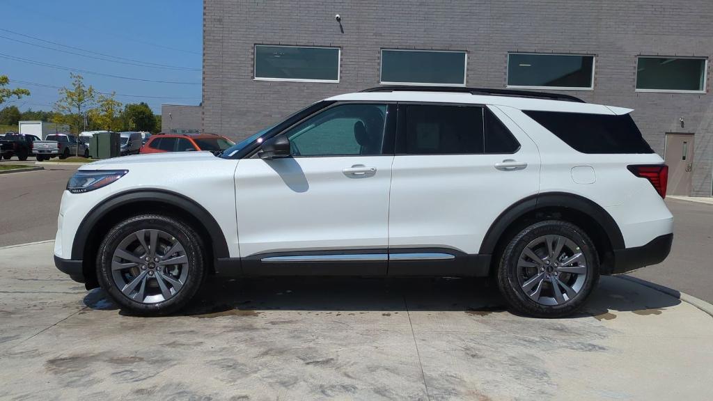 new 2025 Ford Explorer car, priced at $45,238