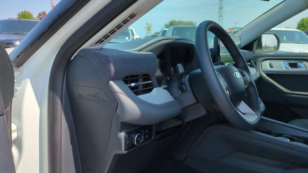 new 2025 Ford Explorer car, priced at $45,238