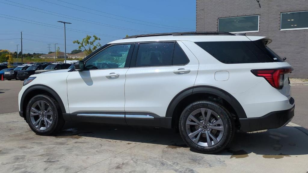 new 2025 Ford Explorer car, priced at $45,238