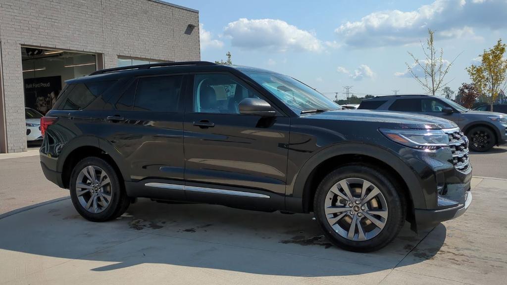 new 2025 Ford Explorer car, priced at $44,525