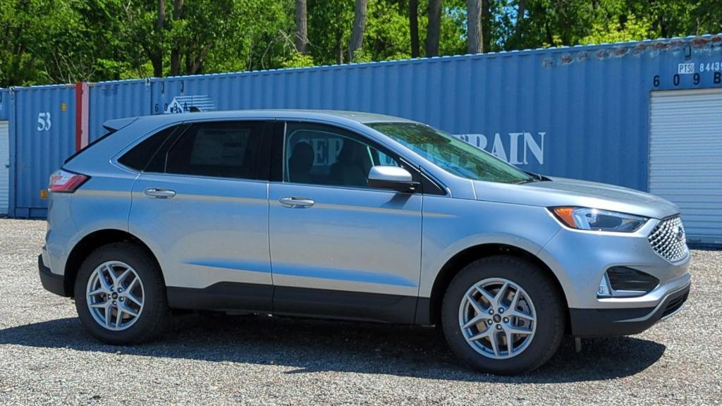 new 2024 Ford Edge car, priced at $40,144