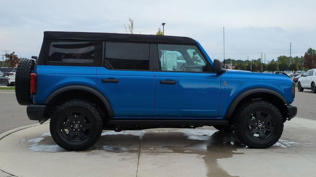 new 2024 Ford Bronco car, priced at $45,413