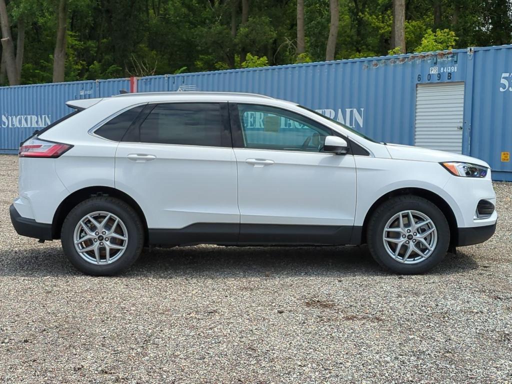 new 2024 Ford Edge car, priced at $35,911