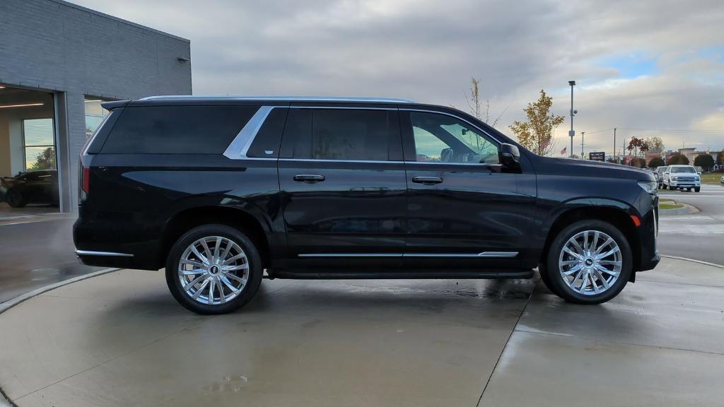 used 2021 Cadillac Escalade ESV car, priced at $60,995