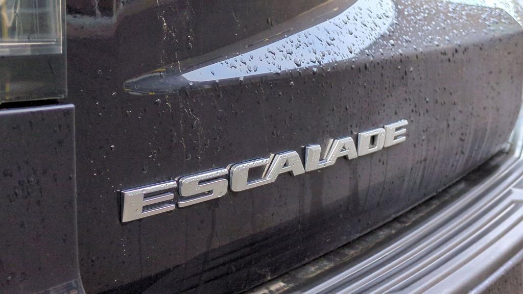 used 2021 Cadillac Escalade ESV car, priced at $60,995