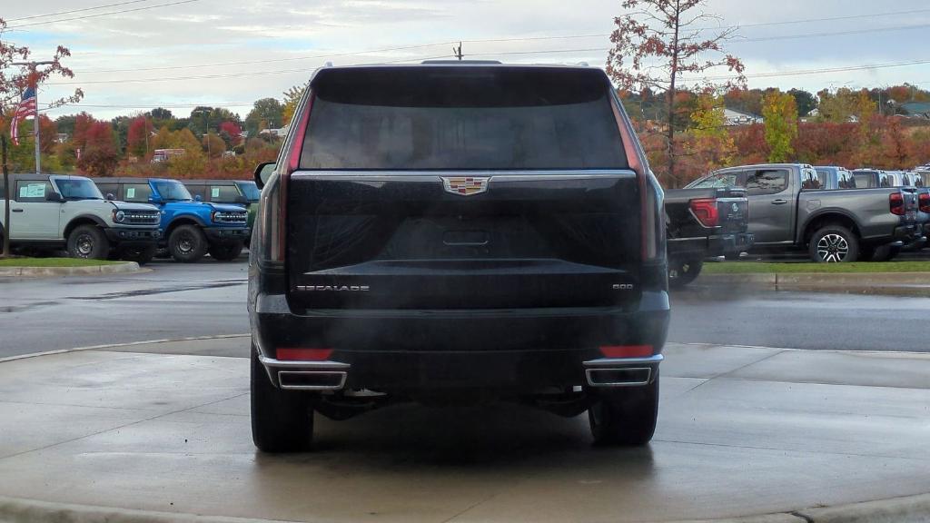 used 2021 Cadillac Escalade ESV car, priced at $60,995