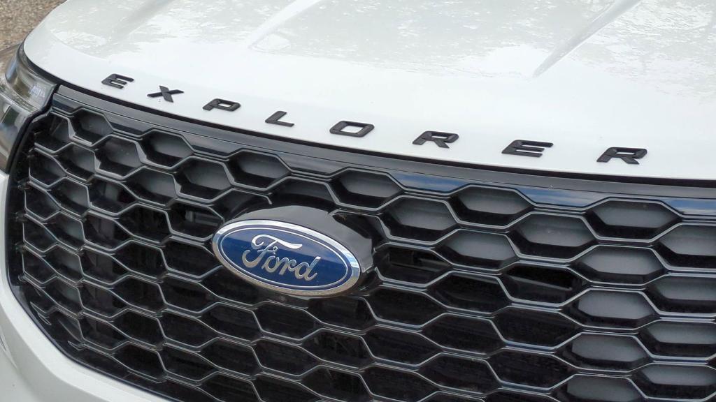 new 2025 Ford Explorer car, priced at $56,983