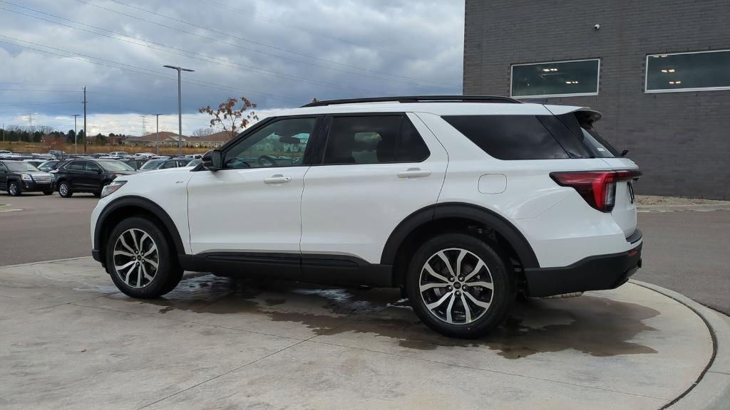 new 2025 Ford Explorer car, priced at $43,981