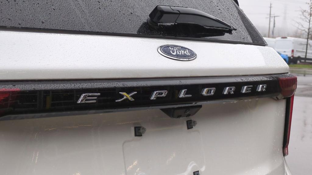 new 2025 Ford Explorer car, priced at $45,238