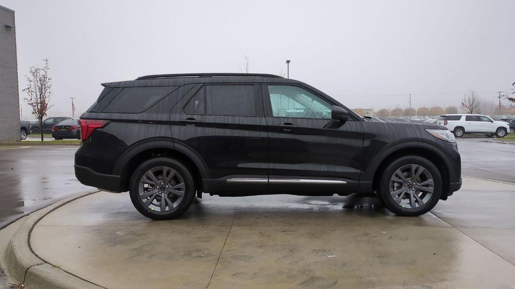 new 2025 Ford Explorer car, priced at $43,206