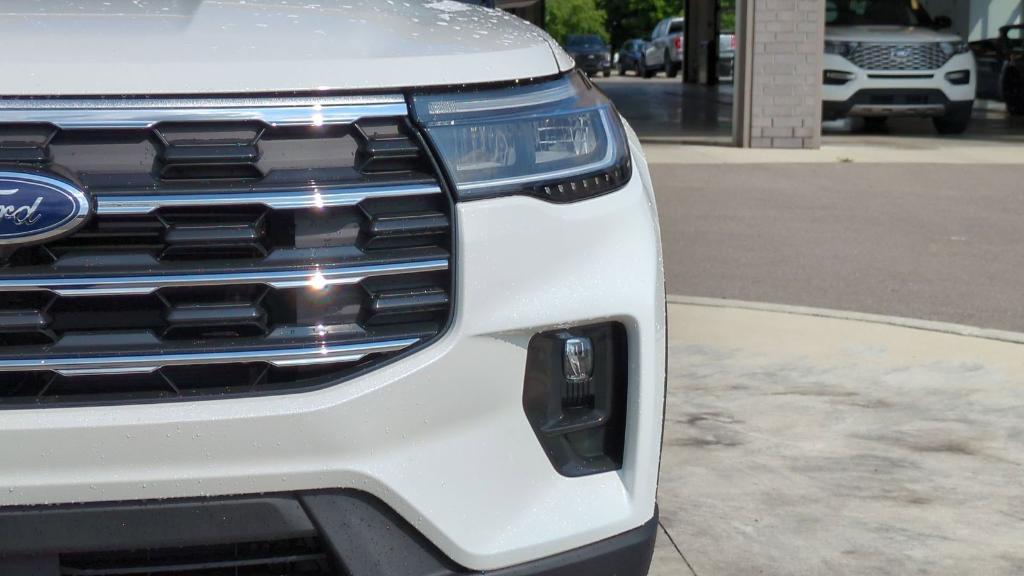 new 2025 Ford Explorer car, priced at $43,738