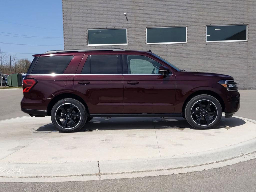 new 2024 Ford Expedition car, priced at $76,716