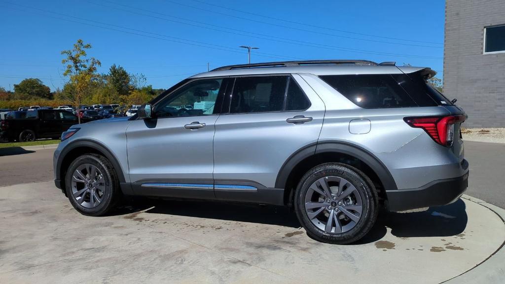 new 2025 Ford Explorer car, priced at $44,525